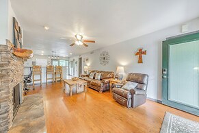 Condo Near Midtown Ruidoso w/ Furnished Deck!