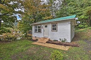 Hilltop Hideaway w/ Scenic Views & Hot Tub!