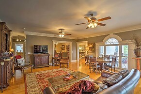 Historic Cedar Hill Mansion on Large Farm w/ Pool!