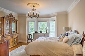 Historic Cedar Hill Mansion on Large Farm w/ Pool!