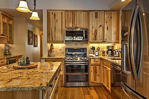 Keystone Home on Snake River w/ Hot Tub + Views!