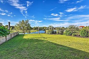 Walk to Ocean: Lakefront Dickinson Stucco House!