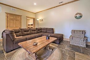 Franklin Cabin w/ Hot Tub + Pool Table!