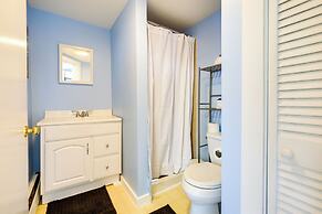 Cozy Water-view Apt in the Heart of Downtown!