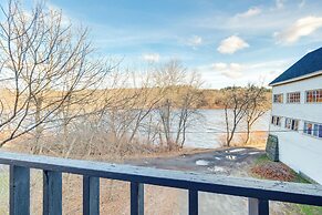 Cozy Water-view Apt in the Heart of Downtown!