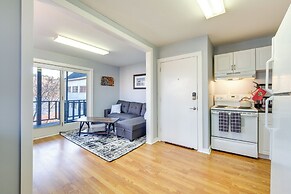 Cozy Water-view Apt in the Heart of Downtown!