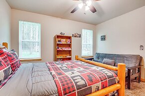 Wisconsin Cabin Hideaway: 3 Mi to Lakes