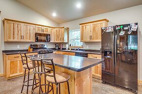 Wisconsin Cabin Hideaway: 3 Mi to Lakes