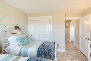 Pet-friendly Retreat w/ Fenced Yard, Walk to Beach