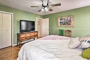 Lakefront Home w/ Kayaks in Hot Springs!