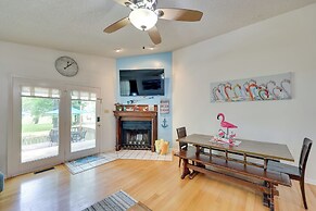 Lakefront Home w/ Kayaks in Hot Springs!