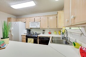 Lakefront Home w/ Kayaks in Hot Springs!