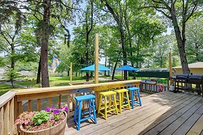 Lakefront Home w/ Kayaks in Hot Springs!