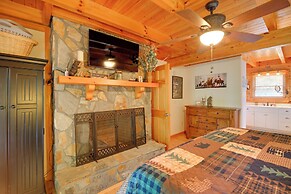 River Access & Game Room: Piney Creek Cabin!