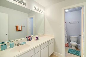 Spacious Houston Home w/ Private Yard & Fire Pit!