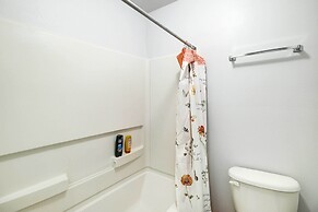 Spacious Houston Home w/ Private Yard & Fire Pit!