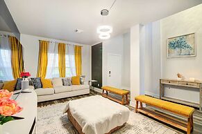 Spacious Houston Home w/ Private Yard & Fire Pit!
