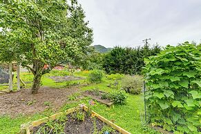 Maggie Valley Historic Farmhouse on 5 Acres!