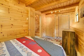 Lakes, Beaches, Pool, Golf, Trails: Michigan Cabin