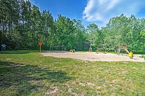 Lakes, Beaches, Pool, Golf, Trails: Michigan Cabin
