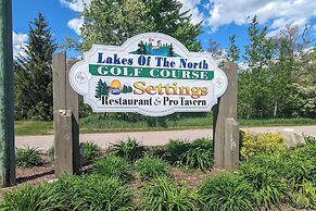 Lakes, Beaches, Pool, Golf, Trails: Michigan Cabin