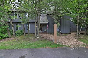 Hike, Ski & Explore: Lake Harmony Retreat w/ Grill