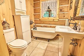 Lake Wallenpaupack Cabin w/ Shared Pool!