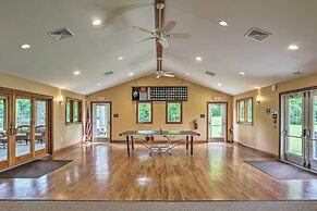 Lake Wallenpaupack Cabin w/ Shared Pool!