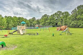 Lake Wallenpaupack Cabin w/ Shared Pool!