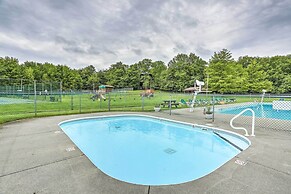 Lake Wallenpaupack Cabin w/ Shared Pool!