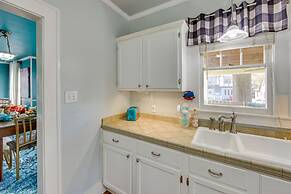 'the Pink Azalea' - Tyler Home w/ Yard + Patio!