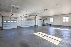 10 Mi to Barr Lake State Park: Home w/ Mtn Views