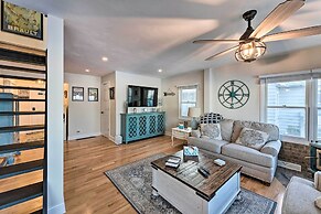 Lakefront Home w/ Gorgeous Sunsets, Kayaks, & Pier