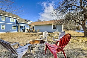 Mears Abode w/ Pool Access, Near Silver Lake!