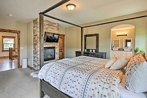 Game Room & Hot Tub: Luxe Grand Lake Retreat!