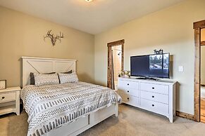 Game Room & Hot Tub: Luxe Grand Lake Retreat!