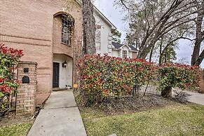 Han Solo's Hideout Luxe Houston Home w/ Pool!