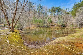 Murphy Cabin w/ Deck, Grill & Private Pond!
