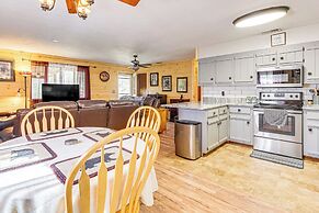 Murphy Cabin w/ Deck, Grill & Private Pond!