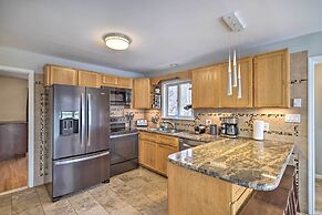 Lakefront Poconos Vacation Rental w/ Deck