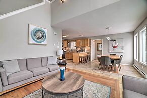 Lakefront Poconos Vacation Rental w/ Deck