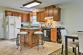 2 Mi to Lake Mcqueeny: Gem w/ Covered Patio