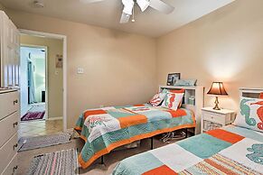 2 Mi to Lake Mcqueeny: Gem w/ Covered Patio