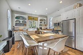 Walk to Downtown: Pet-friendly Millerton Home!