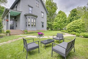 Walk to Downtown: Pet-friendly Millerton Home!