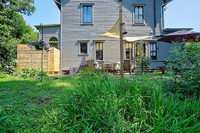 Walk to Downtown: Pet-friendly Millerton Home!