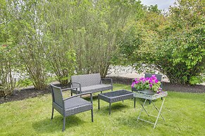 Walk to Downtown: Pet-friendly Millerton Home!