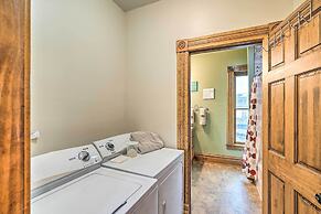 < 1 Mi to Downtown: Historic Dubuque Gem!