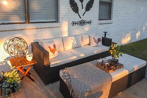 4 Mi to Dtwn: Mckinney Home w/ Game Room & Grill