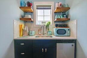 Coastal Millville Studio ~ 6 Mi to Bethany Beach